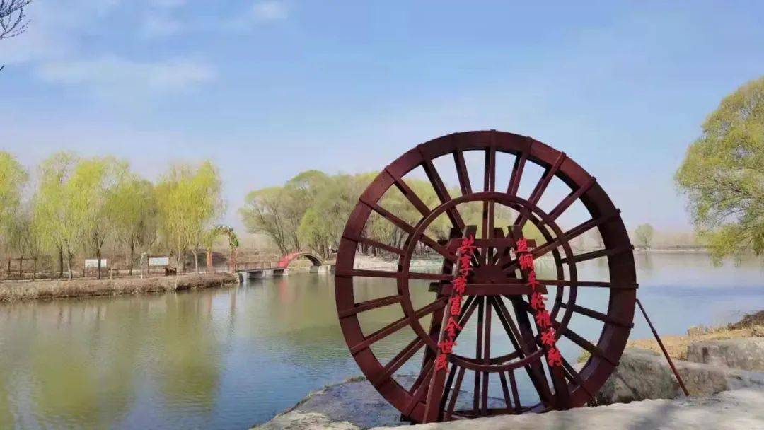 参观景点有海底世界,万吨巨龟苑,百米画廊,历史园林,孟母文化园林等等