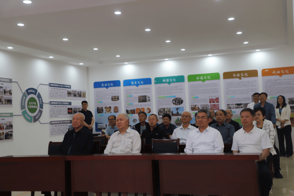 【工作动态】潍坊市人大常委会机关老干部来我县开展主题党日活动