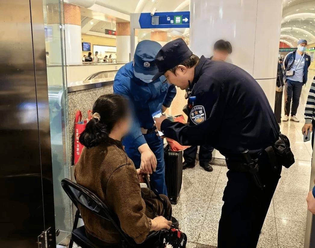 这是谁家的政委?