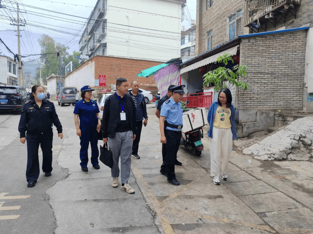 铜都街道联合多部门全力做好校园周边道路交通安全管理工作