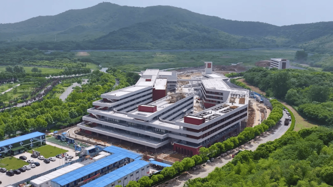编了解到正式投用将于今年9月华东师范大学江阴实验学校敔山湾新学校