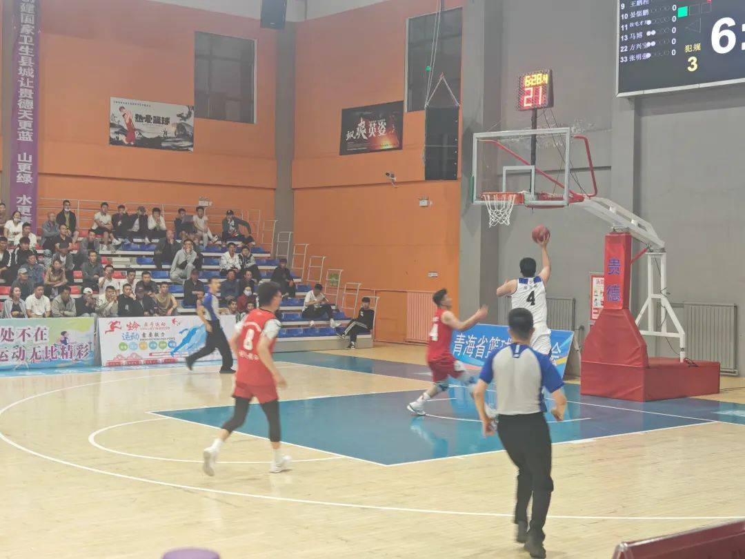 贵德县2024"黄河杯"全省篮球邀请赛昨日激战十二场 贵德县队两连胜喜