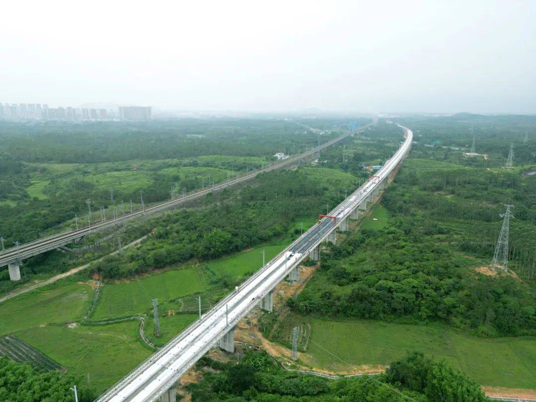 广湛铁路开始无砟轨道施工_混凝土_湛江_方面