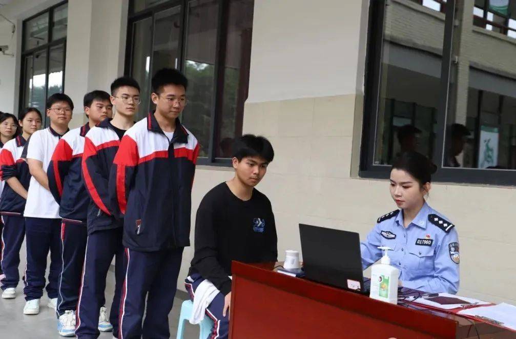 仁怀公安为高考考生开通绿色通道_服务_办证_身份证
