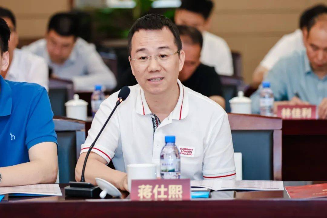 向右滑动查看更多>>交流环节,潘怀莲,吴东,章晟,蒋仕熙,徐顺聪,张安将