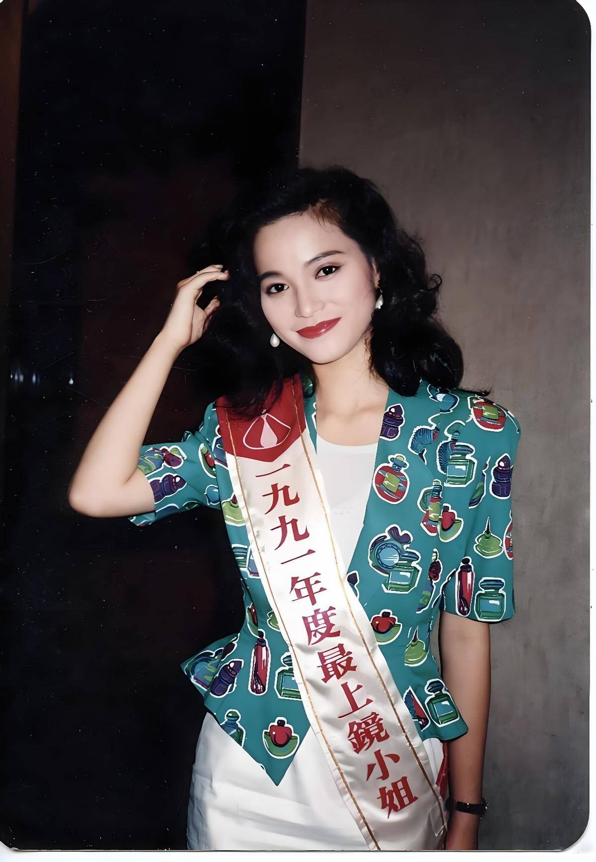 抛弃吴京嫁富豪,如今吴京票房超200亿,沦为卖鱼大婶的