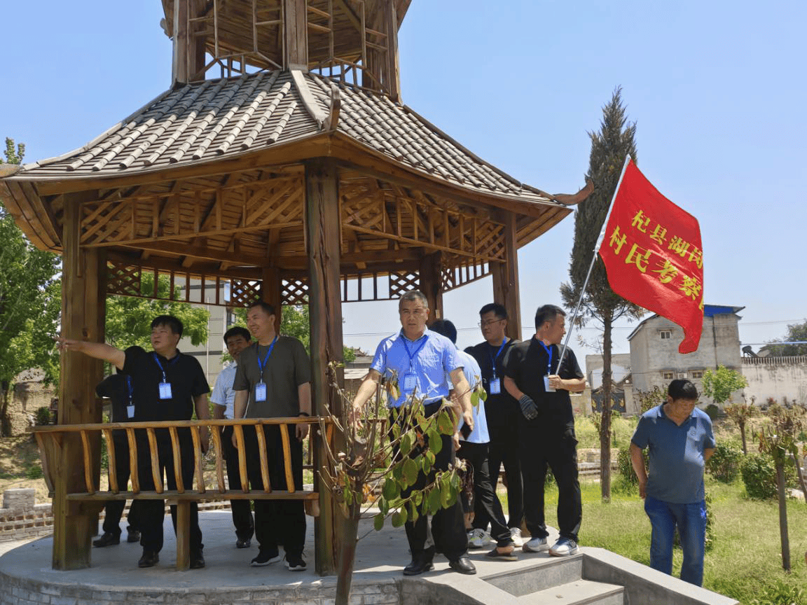 杞县湖岗乡:"村民考察团"考察人居环境 助力乡村振兴