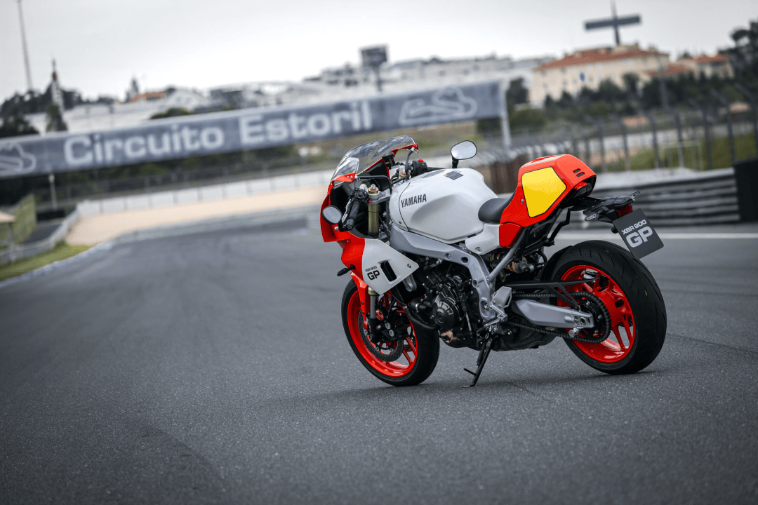 细节特写:yamaha 2024 xsr900 gp 复古跑车_搜狐汽车_搜狐网