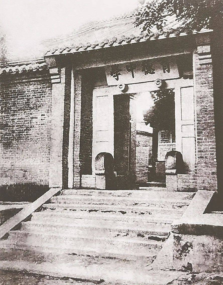 东京弘文学院图片