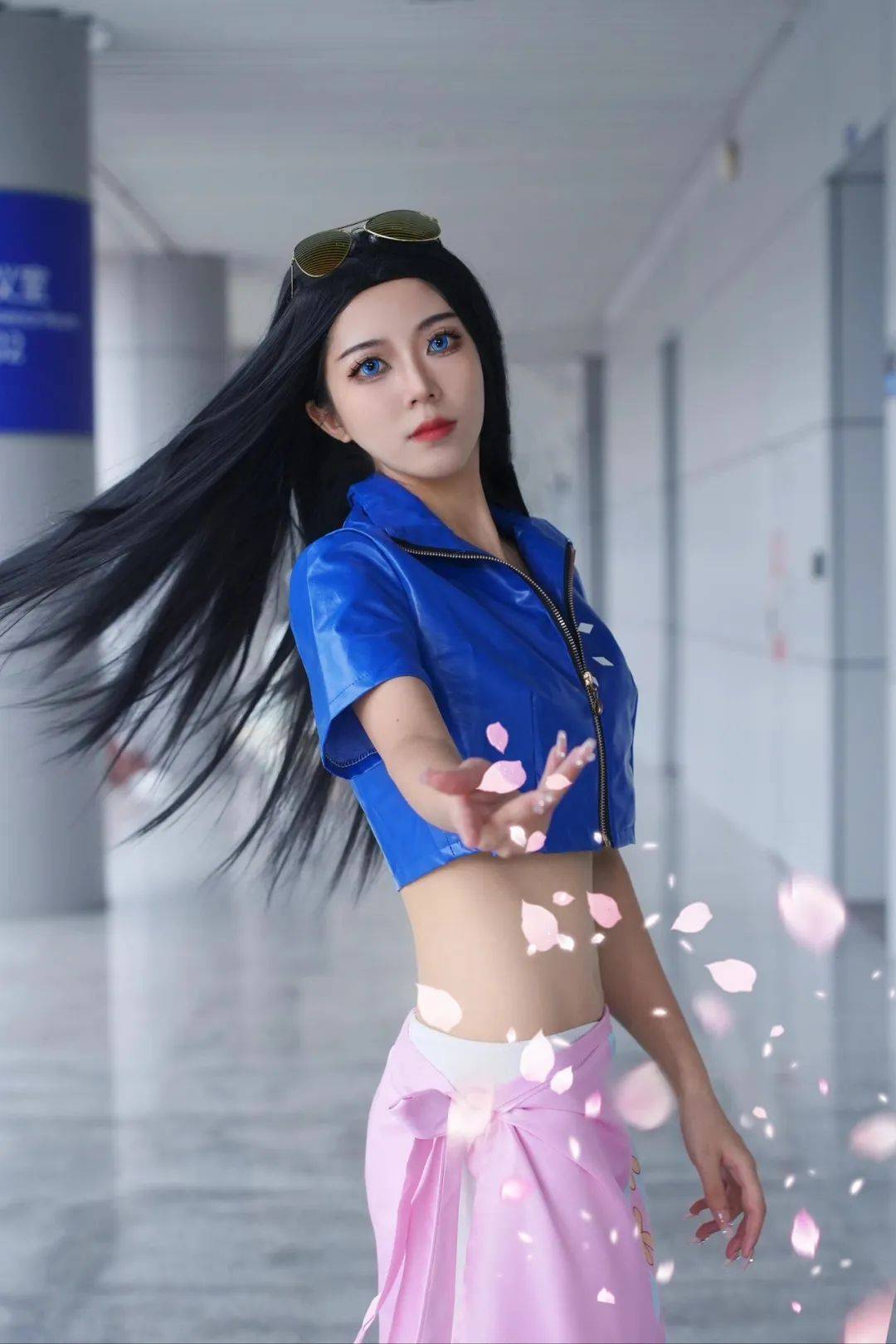 海贼王罗宾cos,肤白貌美真的爱了