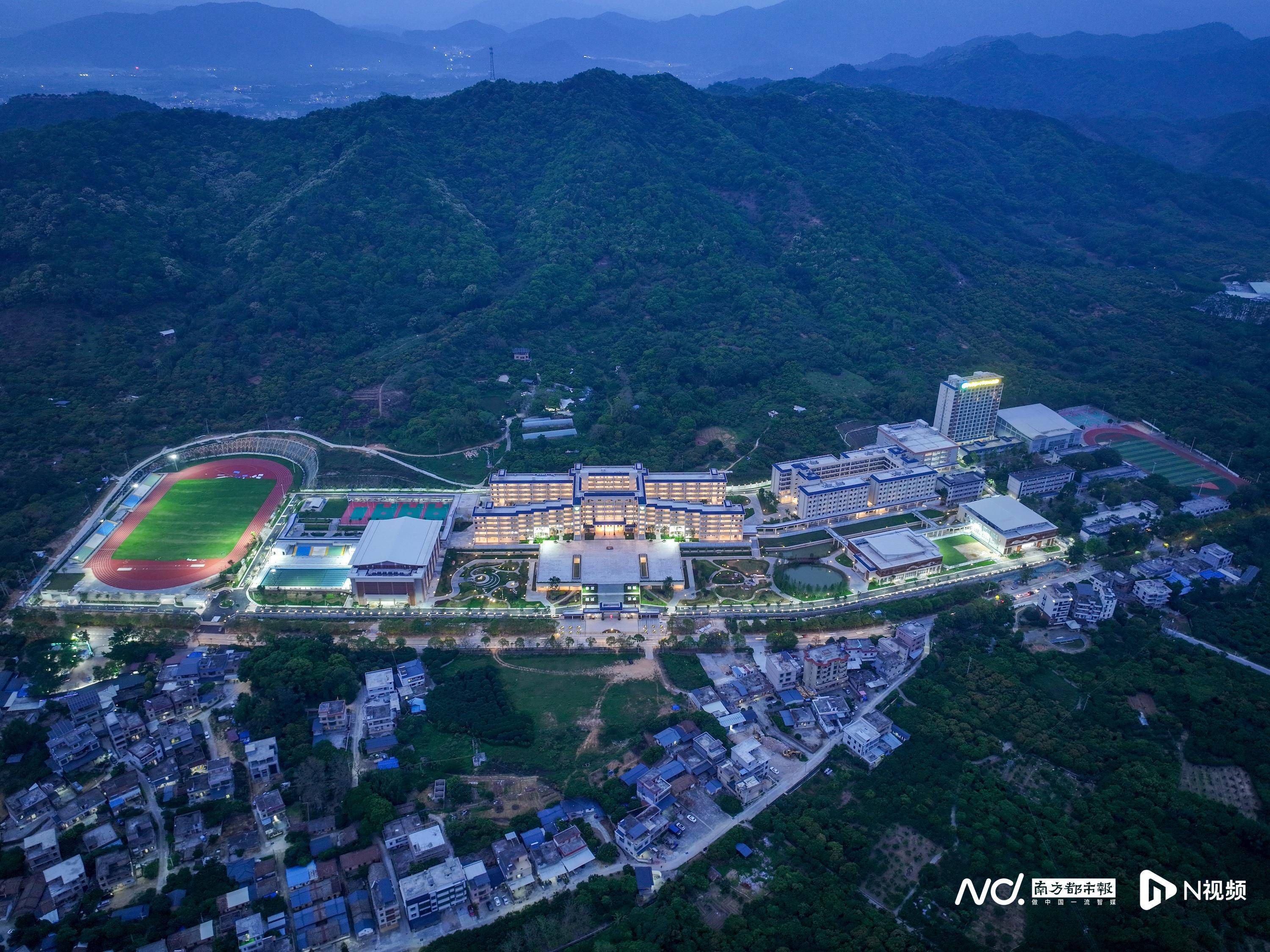 广州六中从化校区首招高一,预计比第一梯度线低20-30分