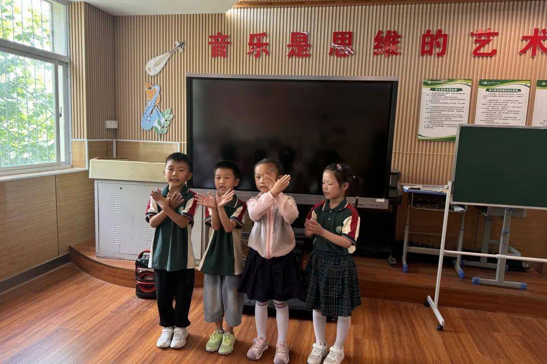 "音"为有你 "乐"动精彩 ——浐灞十九小举行"我是小歌星"歌唱比赛