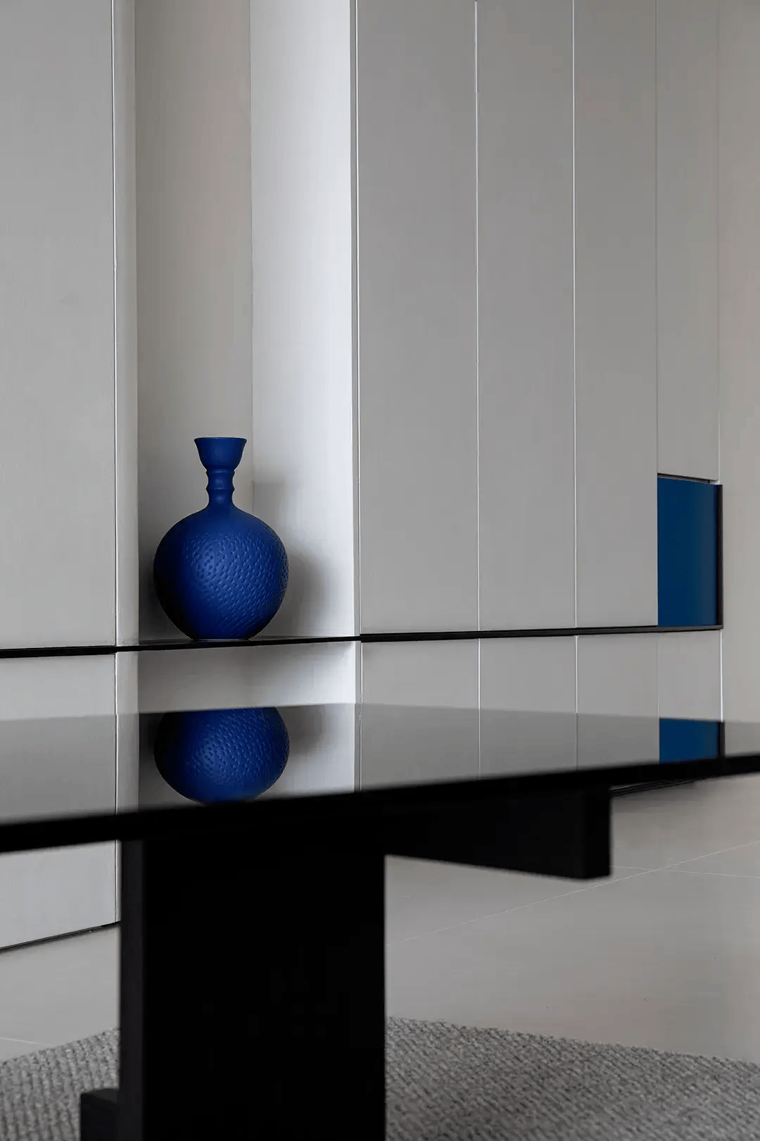 by the blue squares, the residents feel the fun, from big to