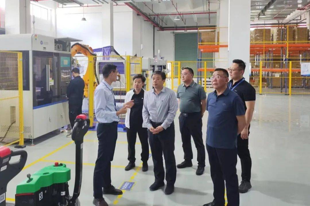 至18日,区委副书记,区长尤源带队赴扬州,温州,苏州,深圳等地考察学习