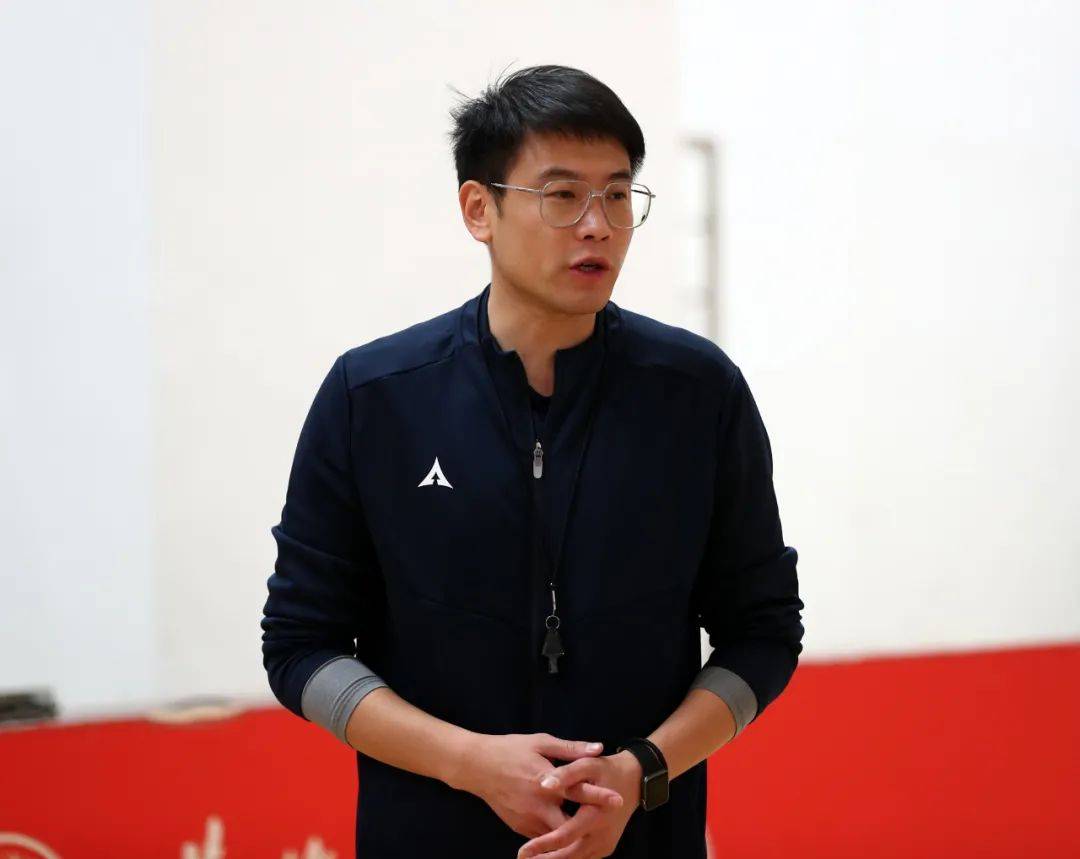 华大男篮全力备战 冲击cubal全国赛全国八强