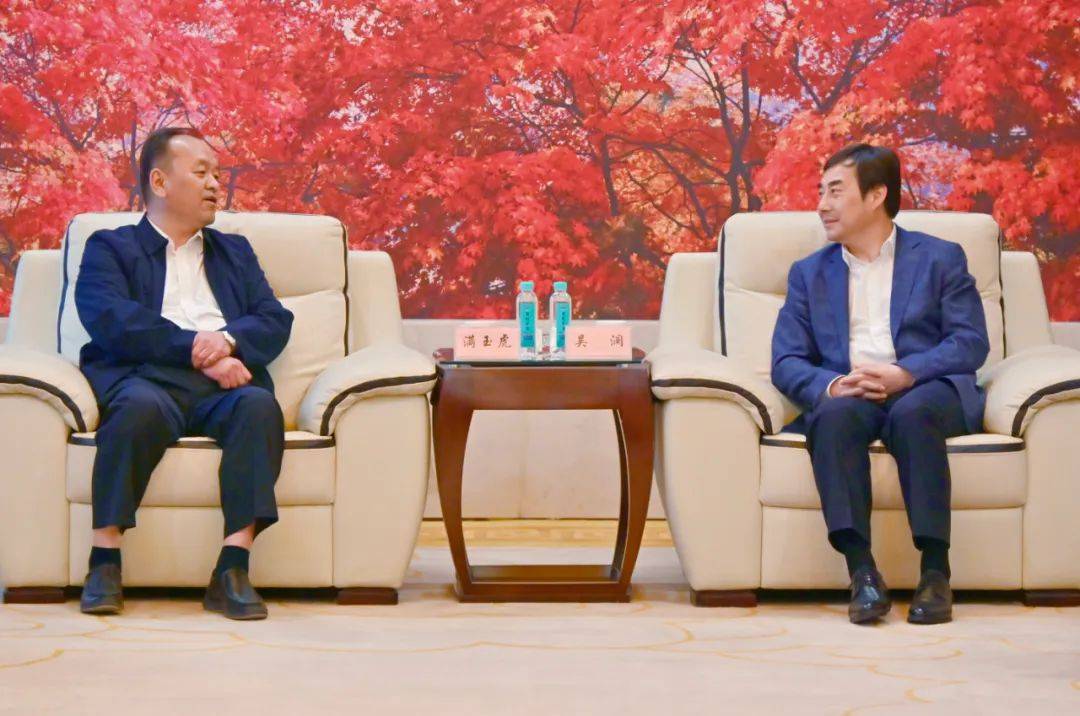 市委书记吴澜,市委副书记,市长吴世民会见了新疆维吾尔自治区塔城地区