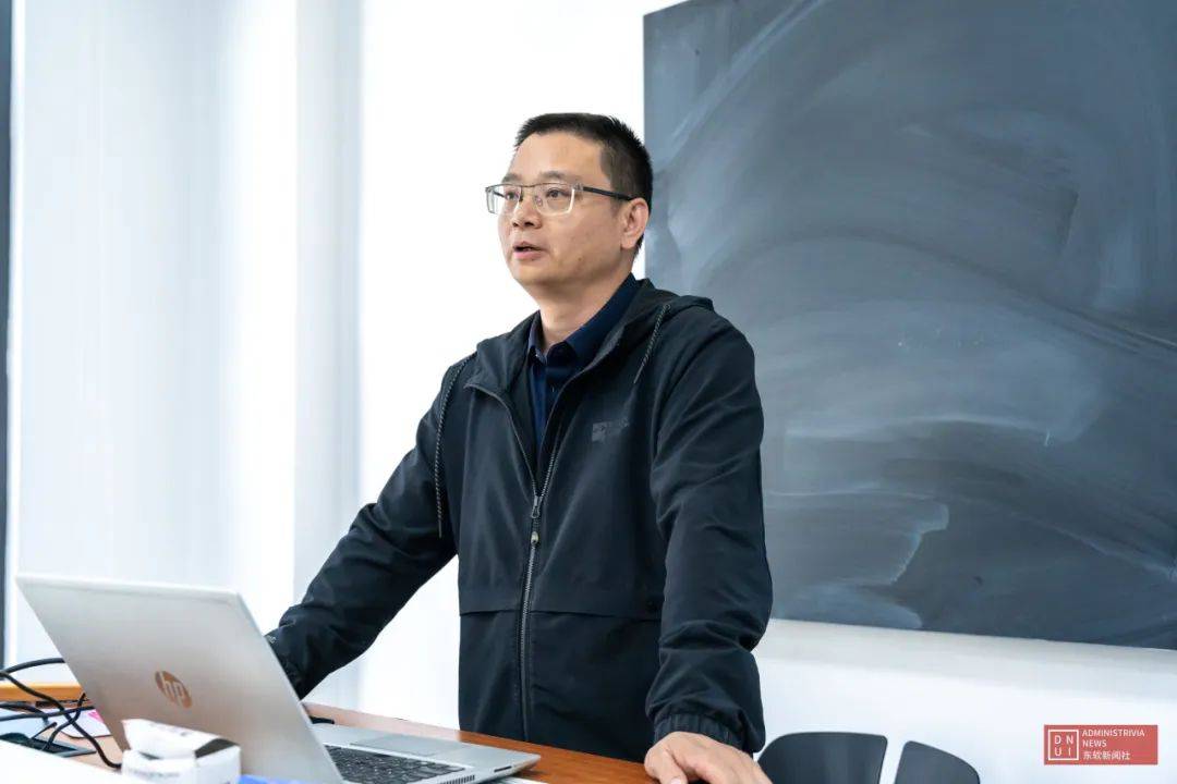 计软学院的邱建华副教授自2004年来校任教,一直担任程序设计,数据结构