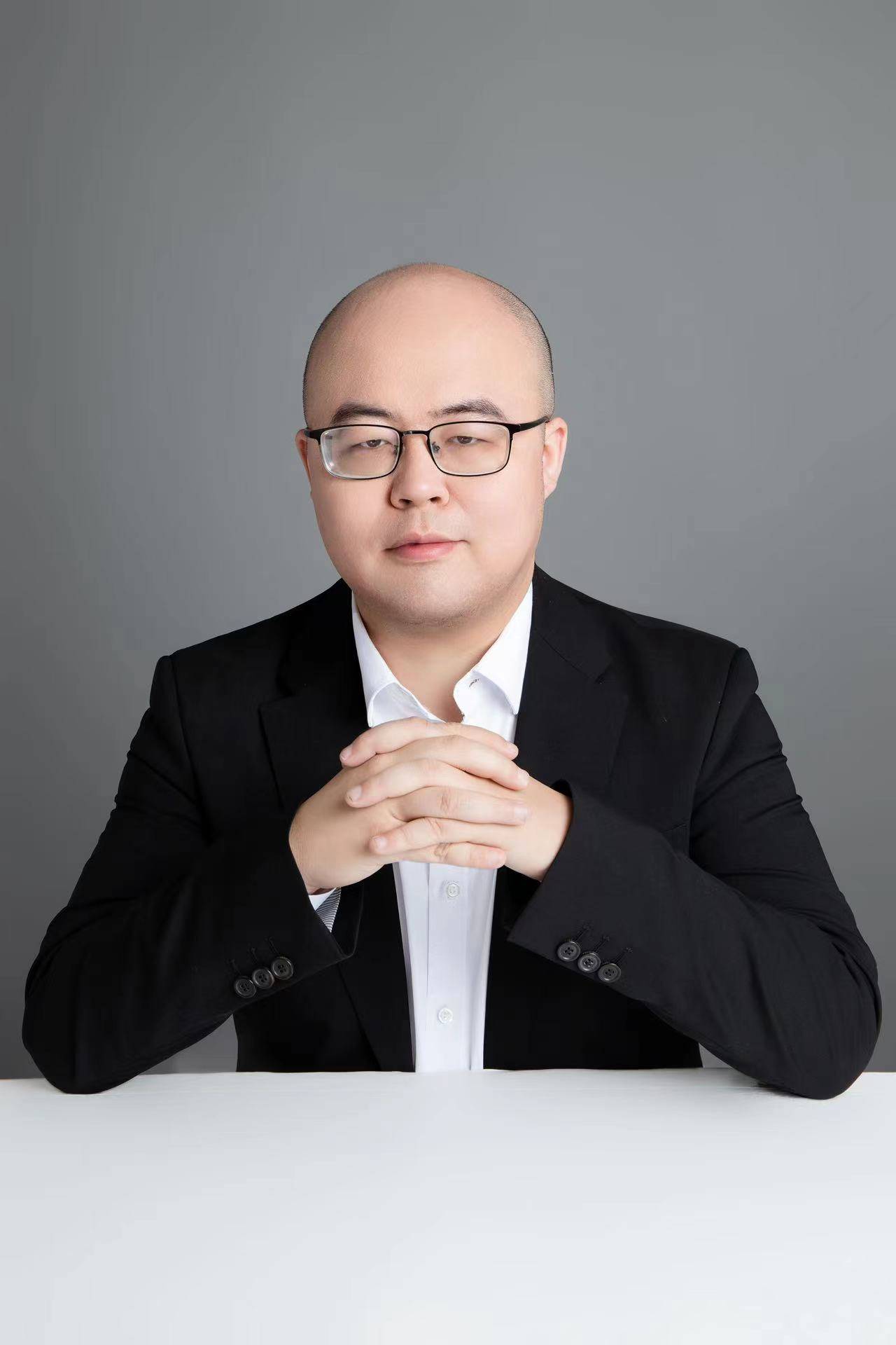 对话 MiniMax 闫俊杰:现在的 AI 应用不会成为 Super App,但这不重要_模型_用户_产品