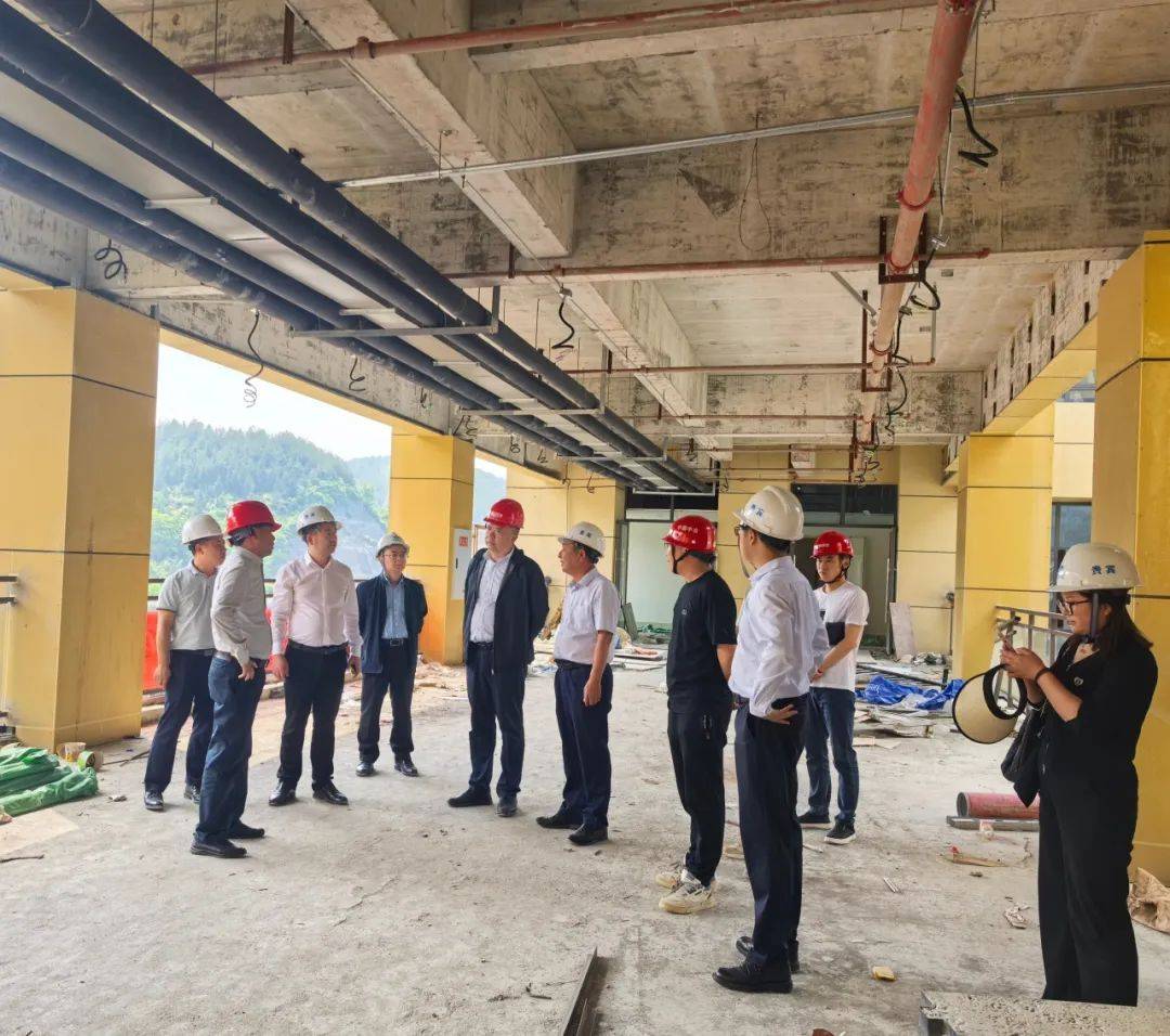 副县长熊伟率队调研新城医院及县中医院迁建项目