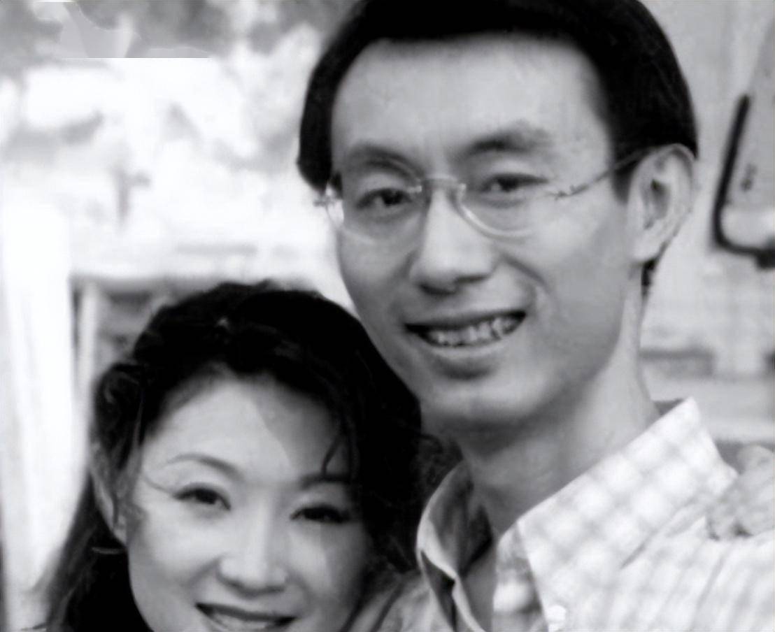 带着儿子二婚嫁影帝张译,如今18年过去,才知道她嫁的有多值