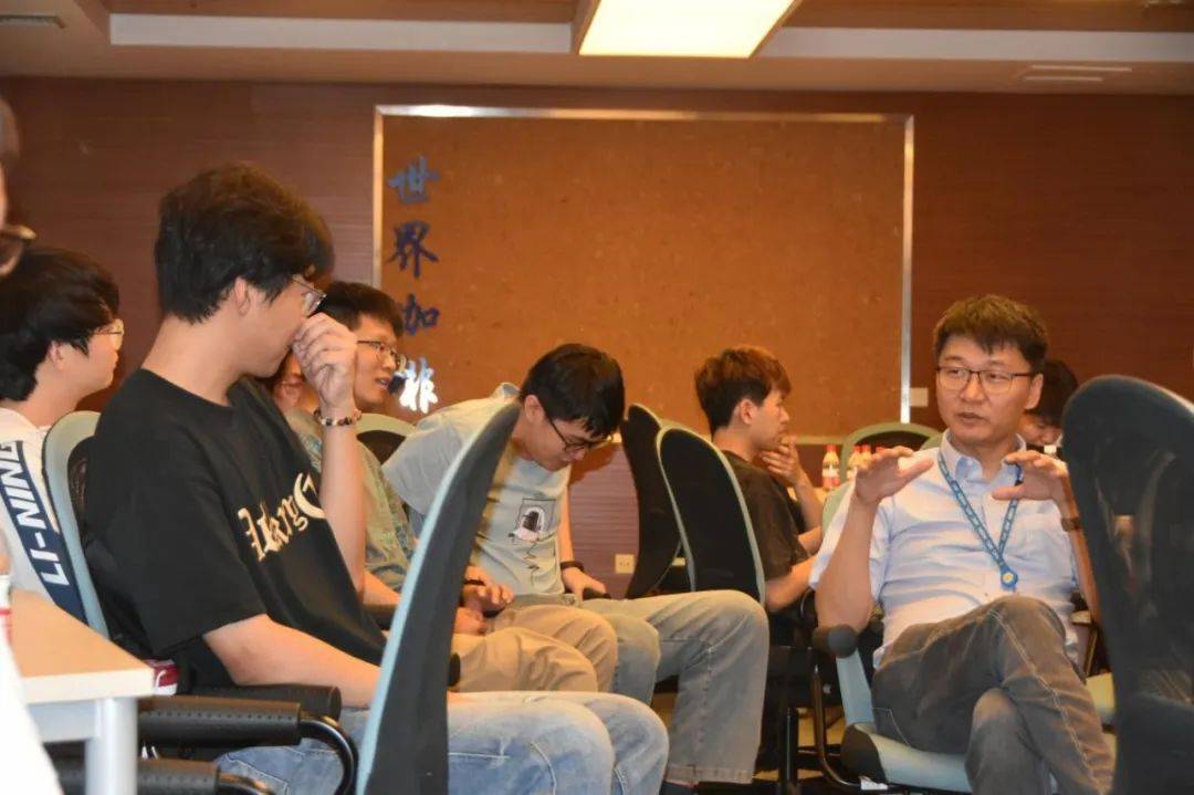 航行无疆 | 航空学院师生共赴中航供应链参观交流