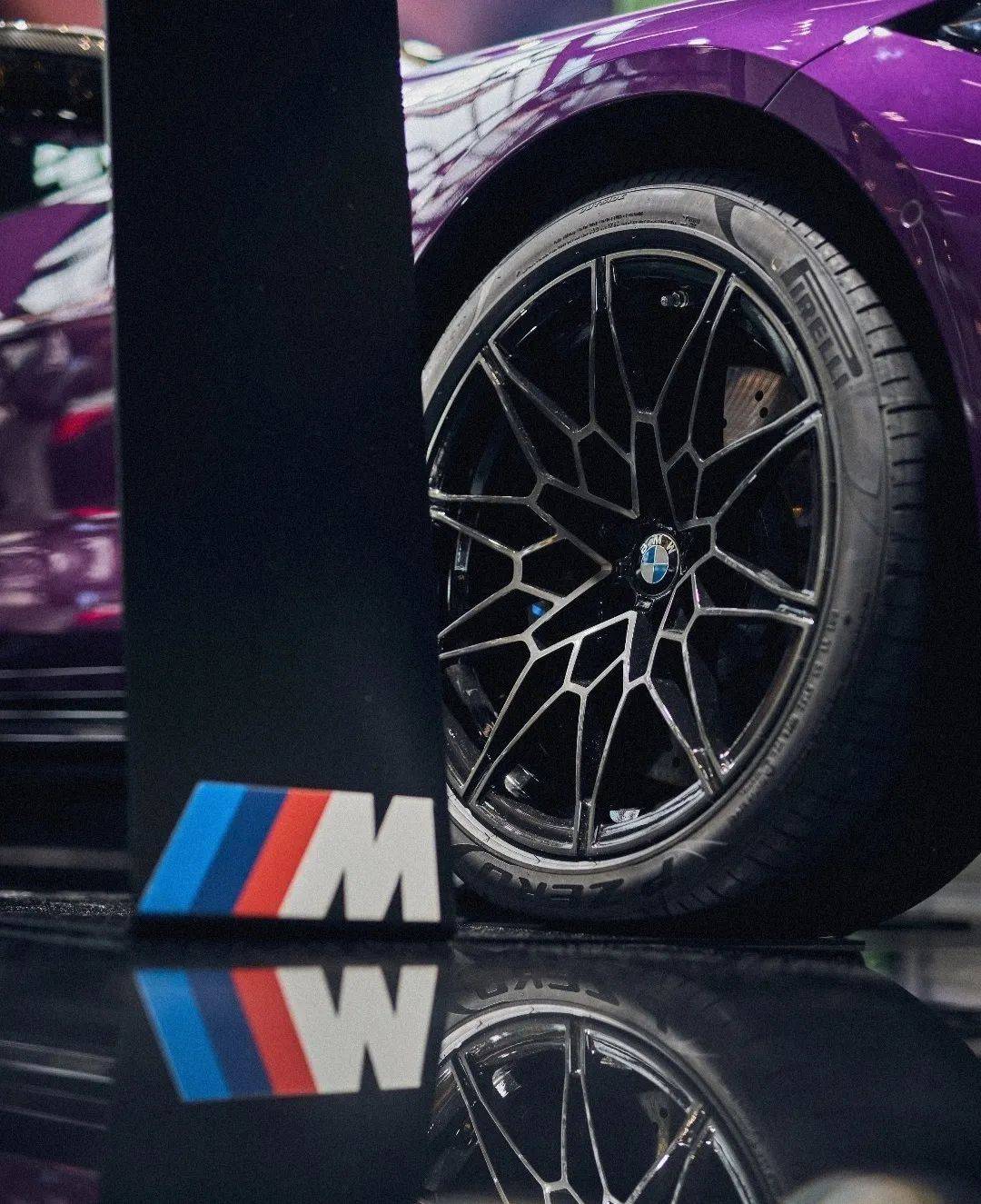 实拍暮光紫新宝马m4,非凡气质让芳心瞬间俘获