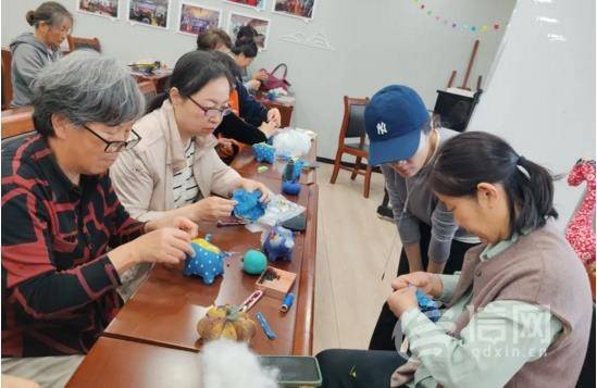 青岛市崂山区金家岭街道文化"两创"活动精彩依旧,手工拼布,趣味剪纸