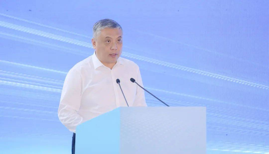 诚通人力资源有限公司党委书记,董事长程功作为入驻机构代表进行发言