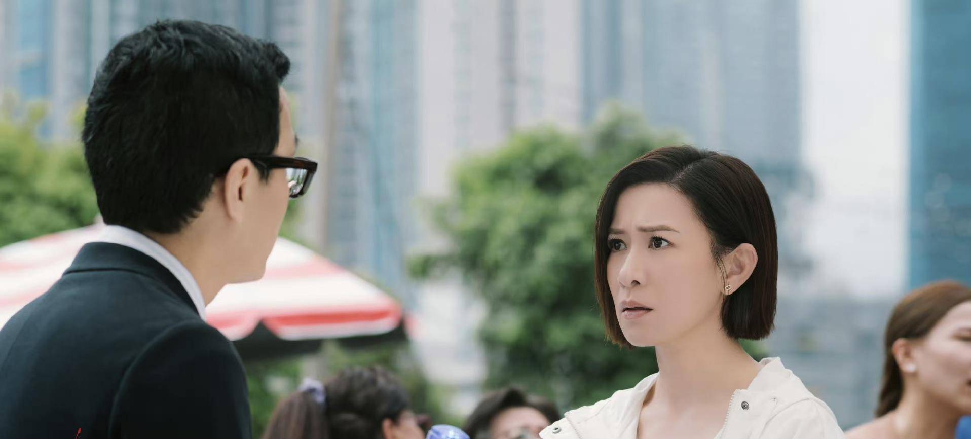 港剧《家族荣耀》续作热播!tvb男星看妻子亲热戏抓狂,打翻醋坛