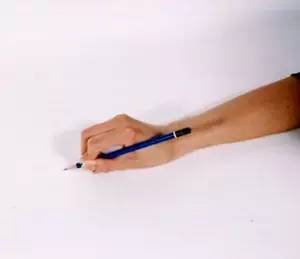 你的孩子握笔极可能是错的!