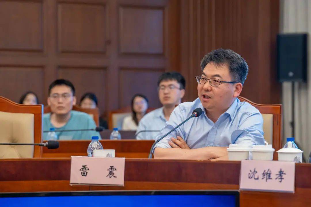 相辉高端学术论坛丨林治武教授做《流体力学和天体物理中的稳定性问题》学术报告_应用_分析_中国科学院