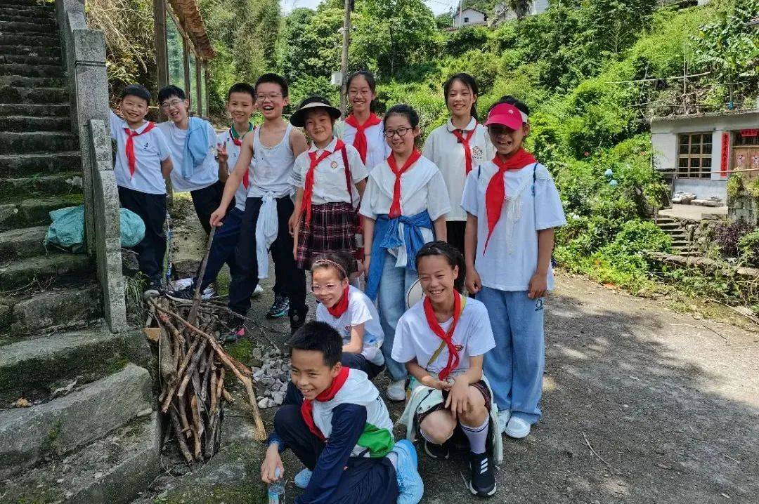 红领巾多彩实践丨红领巾爱祖国 我是光荣的少先队员