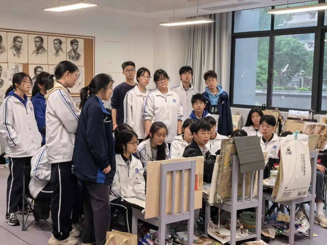 2023年底,杭十四艮山中学和主城区杭二,源清,西高共4所高中一起被评为