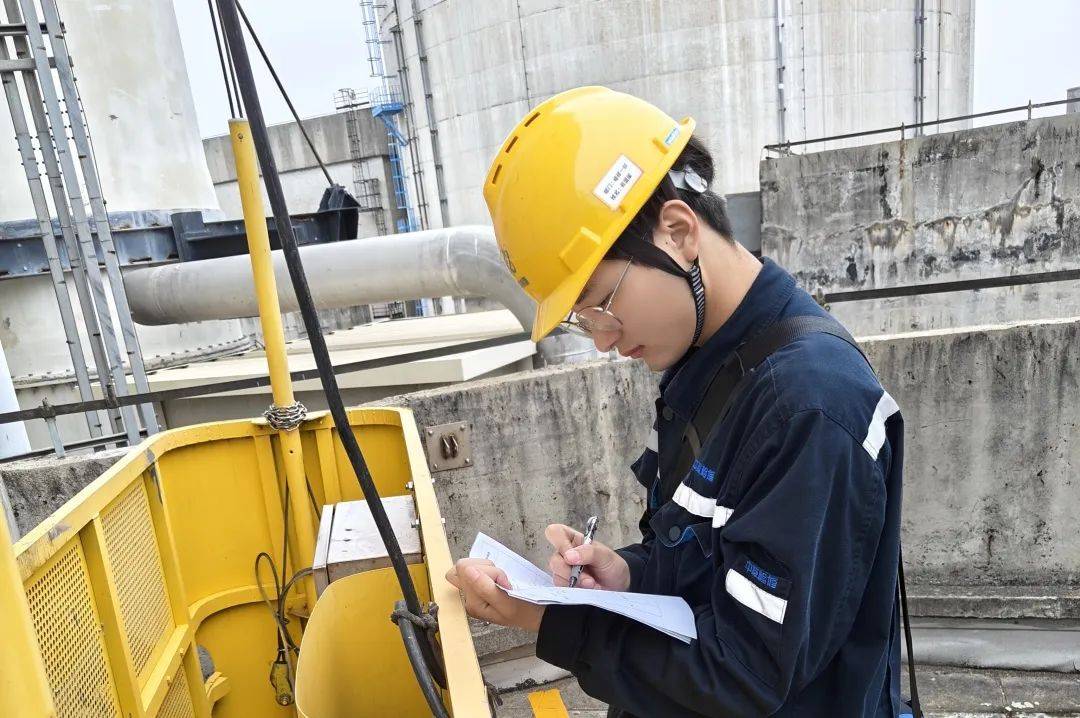 不一样的青春,一样的担当!