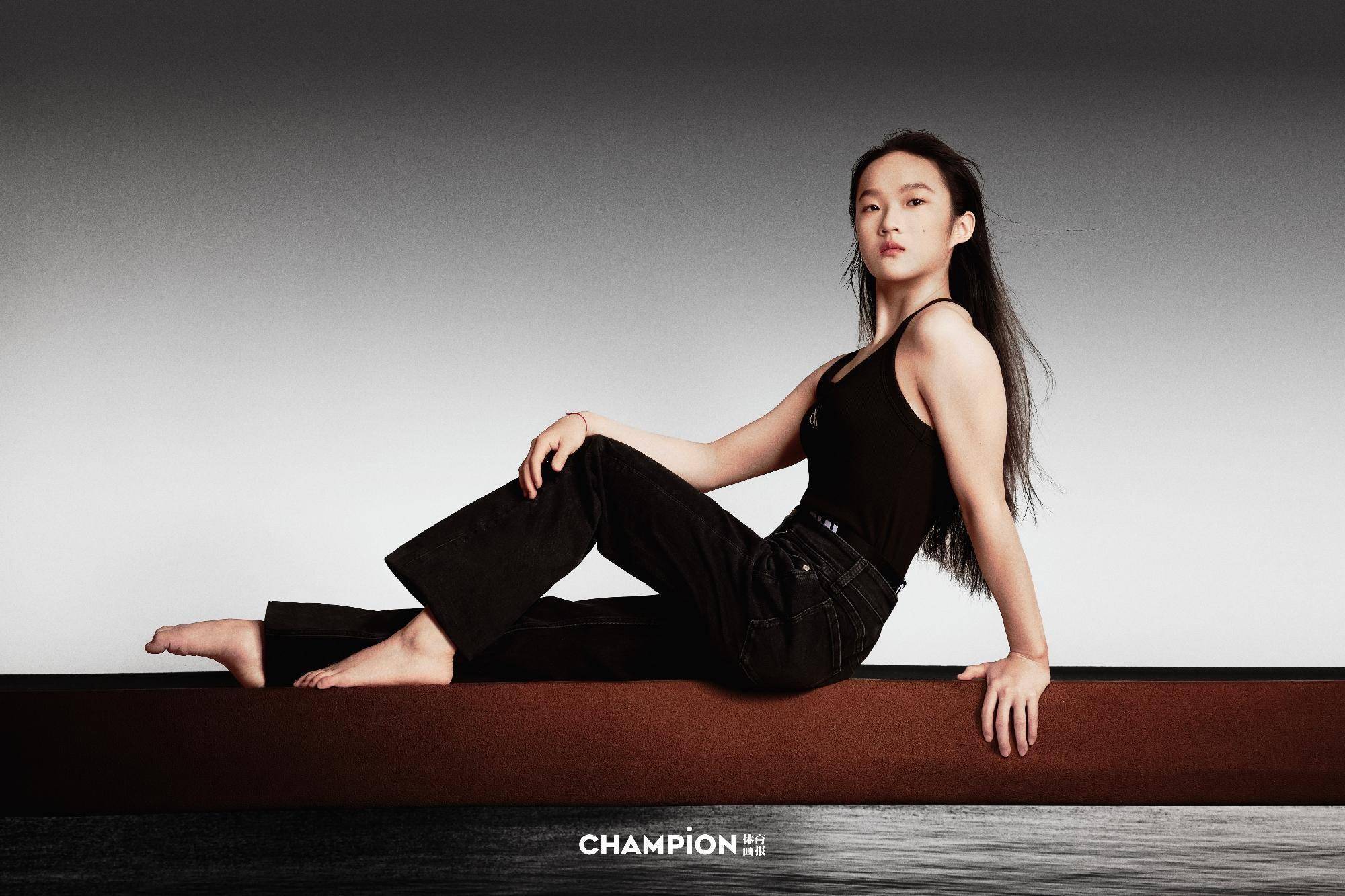 《体育画报》周年封面,邹敬园,刘洋,肖若腾,张博恒秀八块腹肌