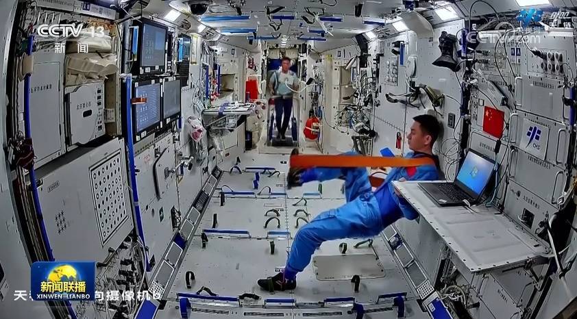 神舟十八号航天员乘组在轨一个月 各项空间科学实（试）验稳步推进
