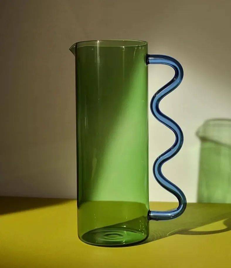 细节装饰在室内设计中起着画龙点睛的作用,能够丰富空间的色彩层次