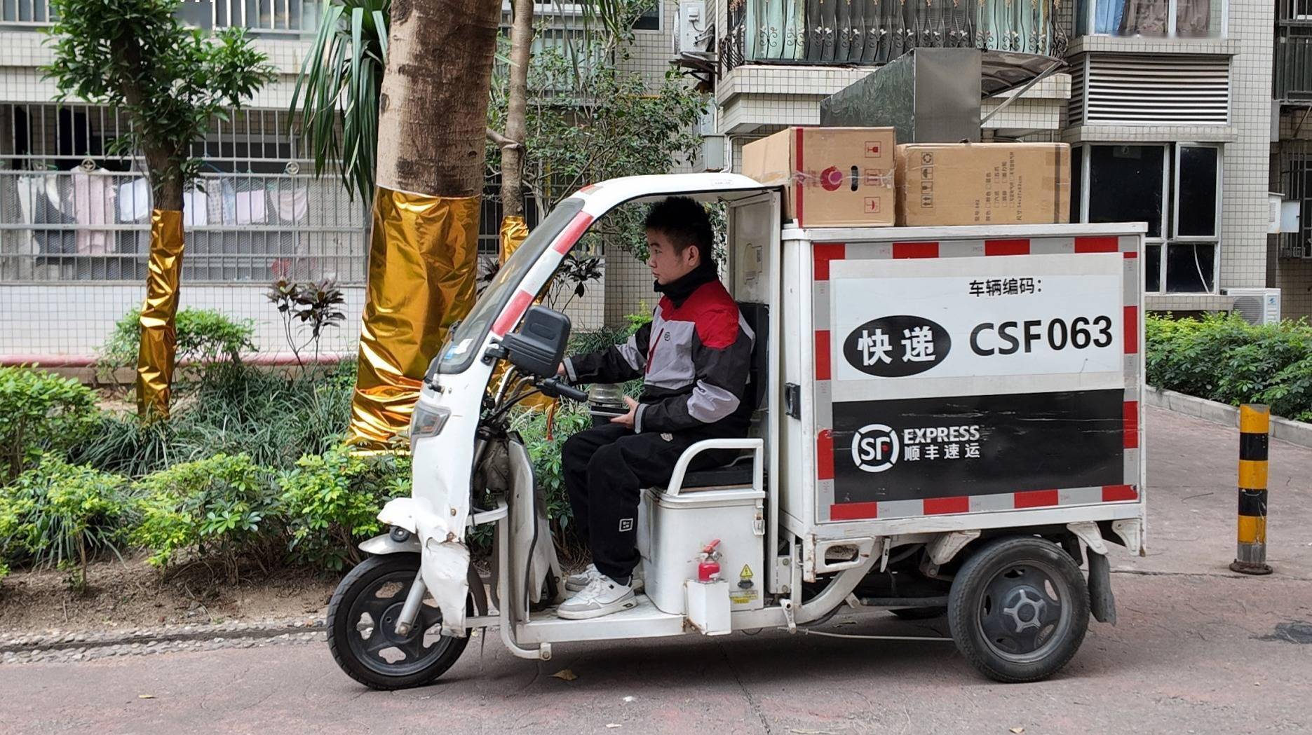 (id:tanluxzf),作者:小钻锋,题图来自:视觉中国中国是快递业超级大国