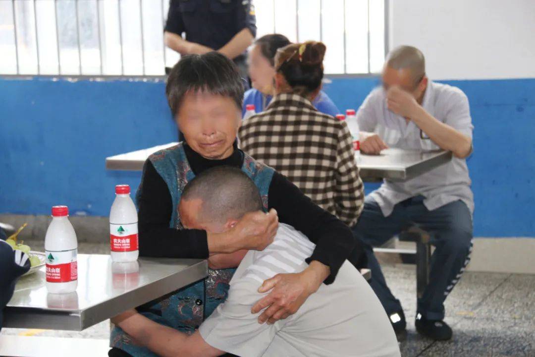 甘肃武威监狱新犯人图片