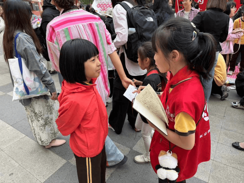 学生化身小店主,小顾客,丰台区怡海小学数学课变身"跳蚤市场"