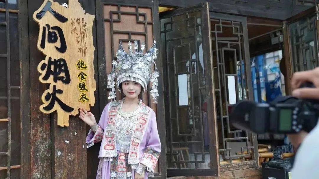 不是阿勒泰去不起,而是龙潭古寨更有性价比!