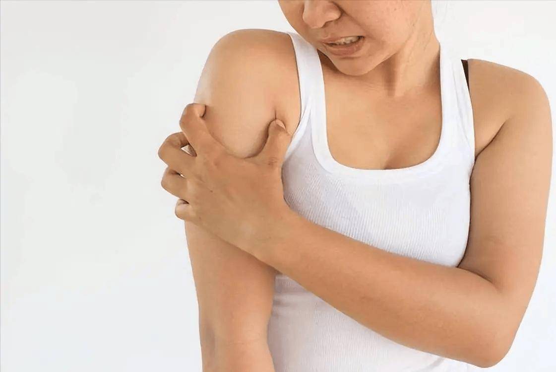 可以帮助查看手臂及其附近区域的详细结构,包括肌肉,骨骼和神经通路