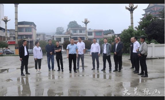 6969副县长陈明春,以及相关部门负责人参加调研.