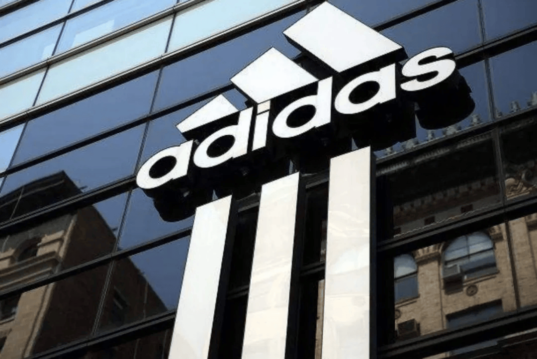 行业丨耐克获准在裤子上使用阿迪达斯的三道杠?