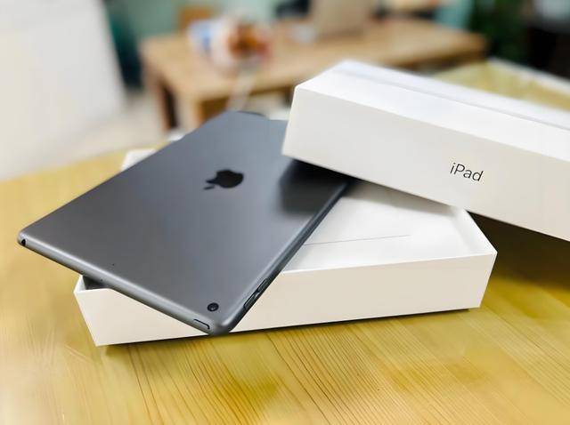 ipad第九代经典再续,10.2英寸 64gb直降700,如今1799元就能入手