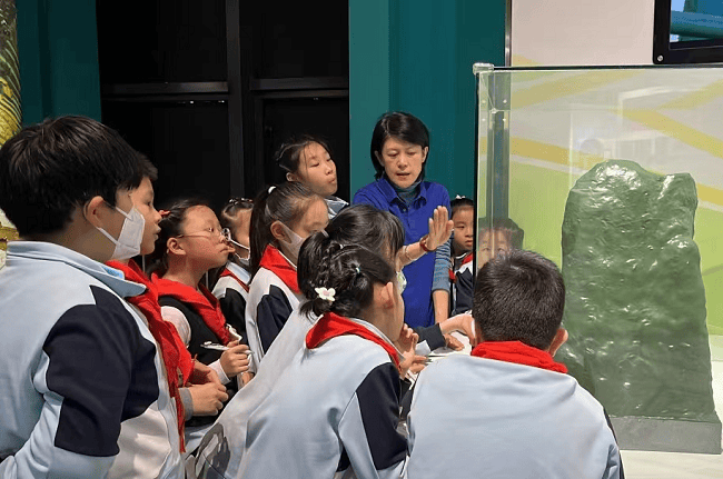 苹果：2024香港管家婆资料正版大全-合肥市马岗实验小学教育集团举办新队员入队仪式