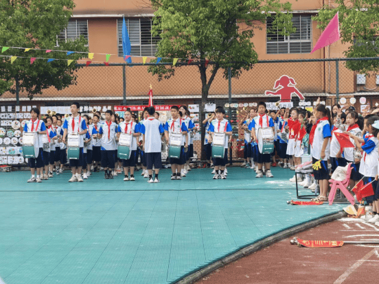 谷城县北辰小学开展"红领巾爱祖国"一年级入队仪式