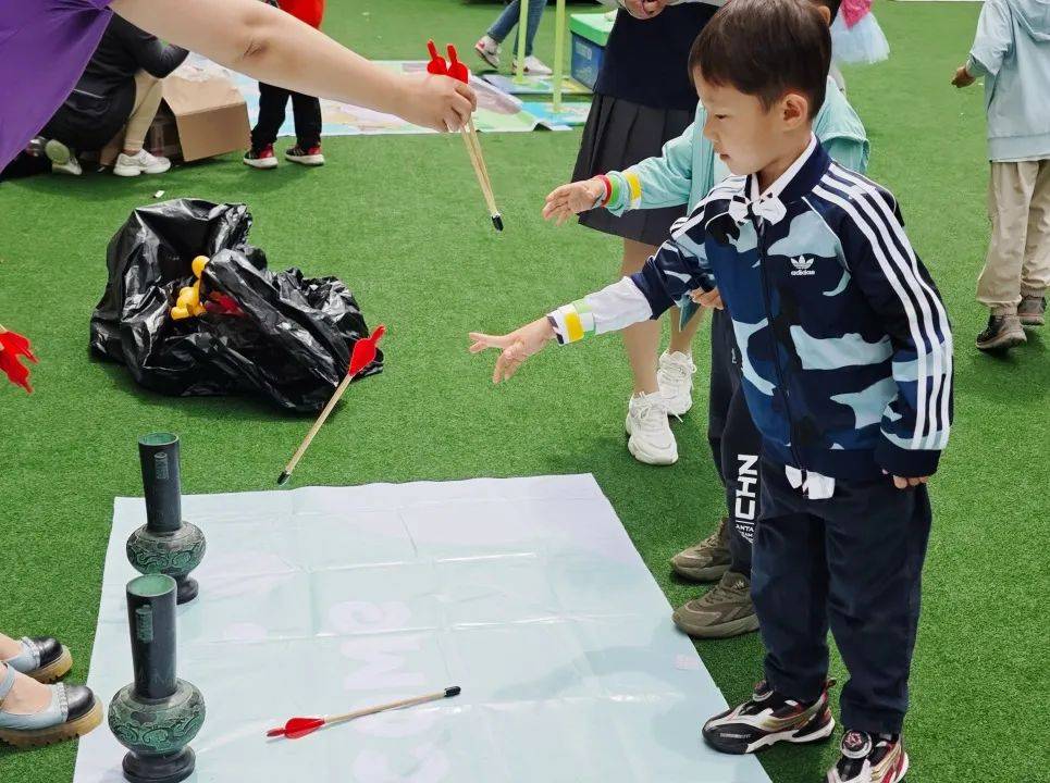 沈阳市育才幼儿园开展"庆六一 嘉年华"主题活动