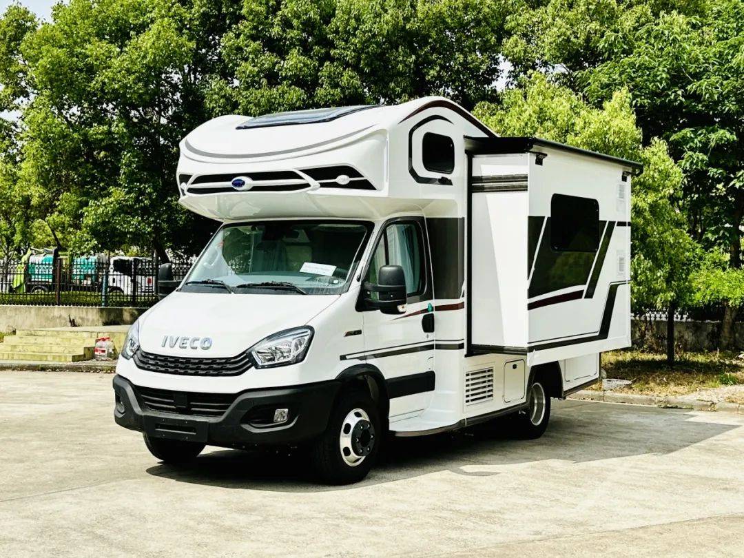 拓锐斯特天王星2号定制版 豪奢配置 细节考究 双拓大空间