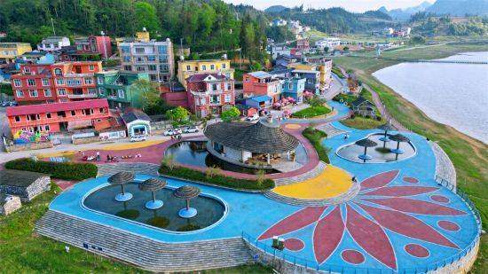 云南省文山州:告别"脏乱差" 城乡面貌焕然一新